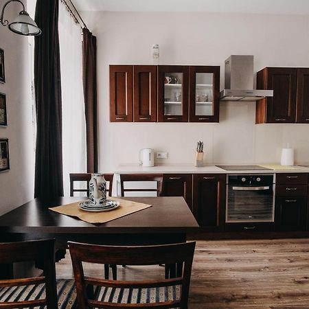Apartament Slowackiego 22 Przemysl Ngoại thất bức ảnh